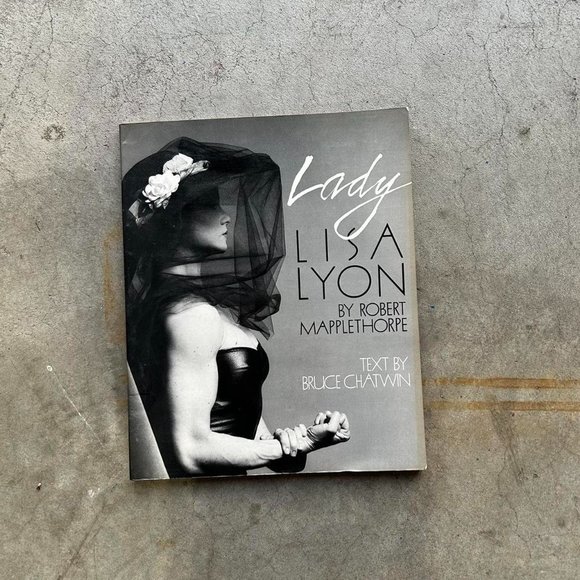 90S LADY: LISA LYON BLACK & WHIHTE PHOTOGRAPHY BOOK BY ROBERT MAPPLETHORPE